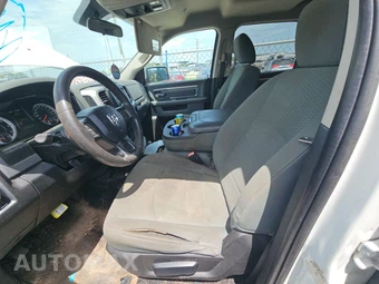 2020 Ram 1500 Classic SLT Crew Cab Medium Bed - miniatura 7