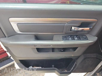 2020 Ram 1500 Classic SLT Crew Cab Medium Bed - miniatura 9