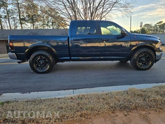 2020 Ram 1500 Classic SLT Crew Cab Medium Bed - miniatura 4