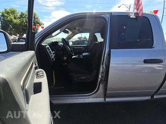 2020 Ram 1500 Classic Warlock Extended Cab Medium Bed - miniatura 3