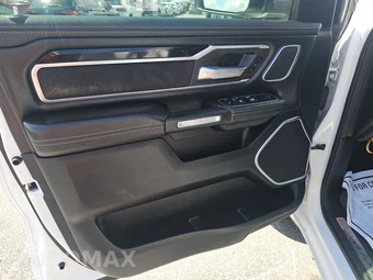 2020 Ram 1500 Laramie Crew Cab Medium Bed - miniatura 9