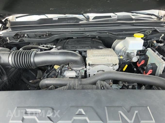 2020 Ram 1500 Laramie Crew Cab Medium Bed - miniatura 15