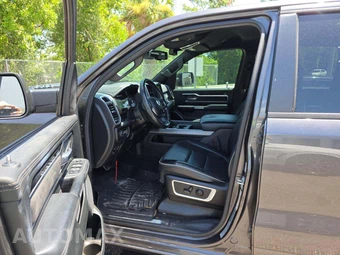 2020 Ram 1500 Laramie Crew Cab Short Bed - miniatura 6