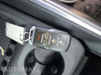 2020 Ram 1500 Laramie Crew Cab Short Bed - miniatura 8