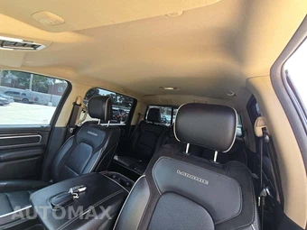 2020 Ram 1500 Laramie Crew Cab Short Bed - miniatura 8