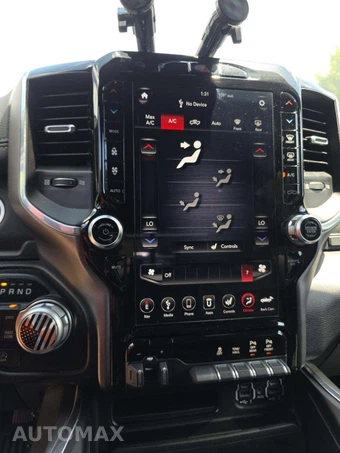 2020 Ram 1500 Laramie Crew Cab Short Bed - miniatura 10
