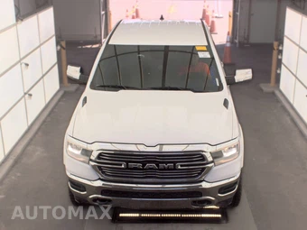 2020 Ram 1500 Laramie Crew Cab Short Bed - miniatura 2