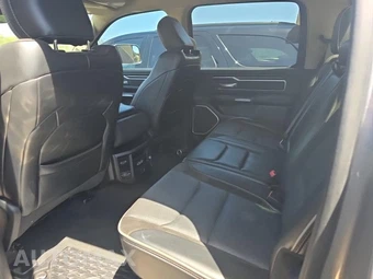 2020 Ram 1500 Laramie Crew Cab Short Bed - miniatura 16