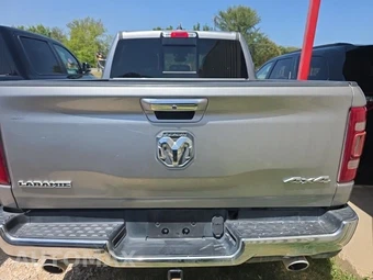 2020 Ram 1500 Laramie Crew Cab Short Bed - miniatura 5