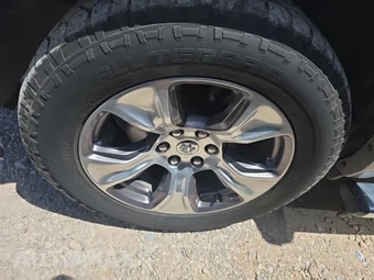 2020 Ram 1500 Laramie Crew Cab Short Bed - miniatura 8