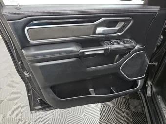 2020 Ram 1500 Laramie Crew Cab Short Bed - miniatura 9