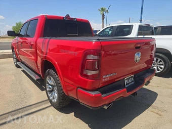 2020 Ram 1500 Laramie Crew Cab Short Bed - miniatura 2