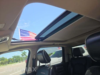 2020 Ram 1500 Laramie Crew Cab Short Bed - miniatura 11