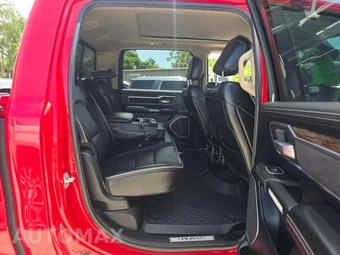 2020 Ram 1500 Laramie Crew Cab Short Bed - miniatura 16