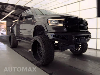 2020 Ram 1500 Laramie Crew Cab Short Bed - miniatura 3