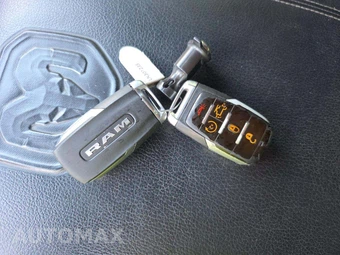 2020 Ram 1500 Laramie Crew Cab Short Bed - miniatura 8