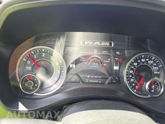 2020 Ram 1500 Laramie Crew Cab Short Bed - miniatura 9