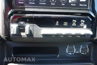 2020 Ram 1500 Laramie Crew Cab Short Bed - miniatura 32