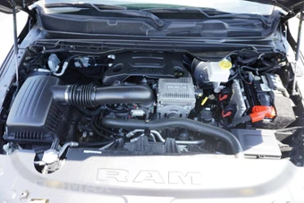 2020 Ram 1500 Laramie Crew Cab Short Bed - miniatura 40