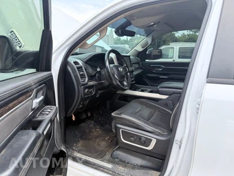 2020 Ram 1500 Laramie Extended Cab Medium Bed - miniatura 15