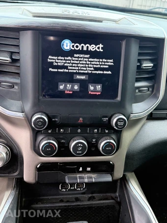 2020 Ram 1500 Laramie Extended Cab Medium Bed - miniatura 8