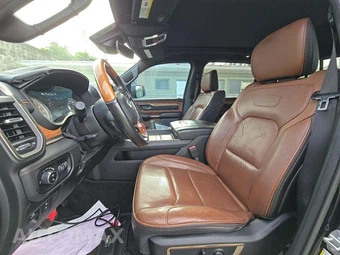 2020 Ram 1500 Laramie Longhorn Crew Cab Short Bed - miniatura 3