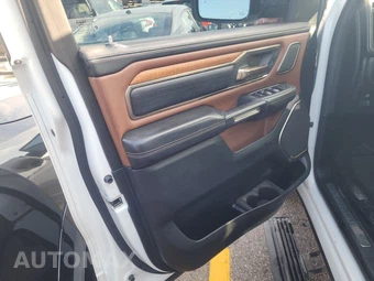 2020 Ram 1500 Laramie Longhorn Crew Cab Short Bed - miniatura 9