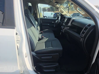 2020 Ram 1500 Tradesman Extended Cab Medium Bed – miniatura 8