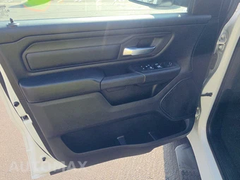 2020 Ram 1500 Tradesman Extended Cab Medium Bed – miniatura 9