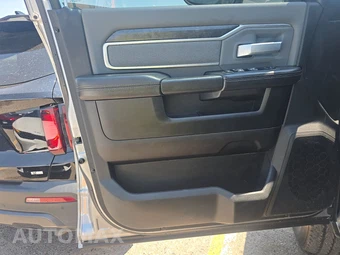 2020 Ram 2500 Big Horn Crew Cab Medium Bed - miniatura 9