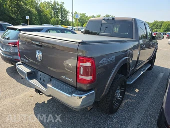 2020 Ram 2500 Laramie Crew Cab Medium Bed - miniatura 4