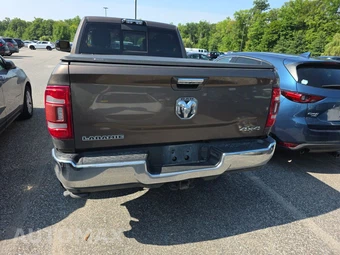 2020 Ram 2500 Laramie Crew Cab Medium Bed - miniatura 5