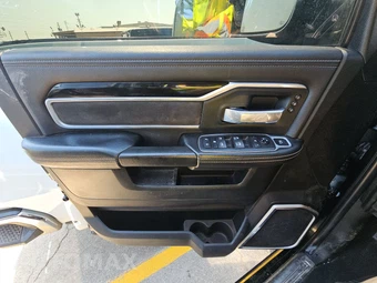 2020 Ram 2500 Laramie Crew Cab Medium Bed - miniatura 9