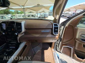 2020 Ram 2500 Laramie Crew Cab Medium Bed - miniatura 19