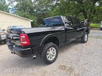 2020 Ram 2500 Laramie Crew Cab Medium Bed - miniatura 3
