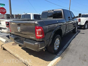 2020 Ram 2500 Laramie Extended Crew Cab Medium Bed - miniatura 3