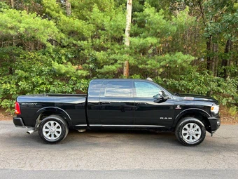 2020 Ram 2500 Laramie Extended Crew Cab Medium Bed - miniatura 4