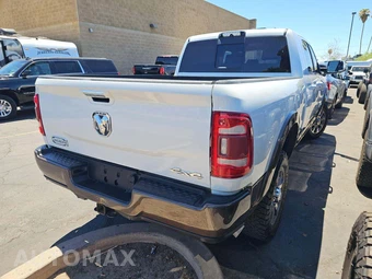 2020 Ram 2500 Laramie Longhorn Extended Crew Cab Medium Bed - miniatura 3