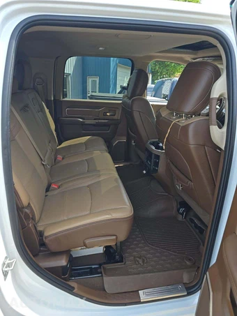 2020 Ram 2500 Laramie Longhorn Extended Crew Cab Medium Bed - miniatura 16
