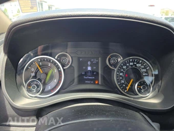 2020 Ram 2500 Tradesman Crew Cab Medium Bed - miniatura 9
