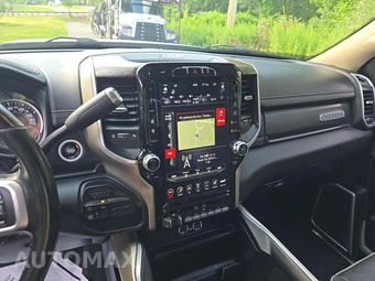 2020 Ram 3500 Cab Chassis Laramie Crew Cab DRW – miniatura 10
