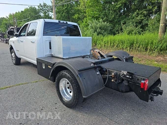 2020 Ram 3500 Cab Chassis Laramie Crew Cab DRW – miniatura 2