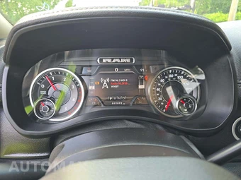 2020 Ram 3500 Cab Chassis Laramie Crew Cab DRW – miniatura 9