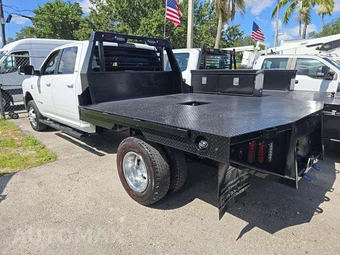 2020 Ram 3500 Cab Chassis SLT Crew Cab DRW - miniatura 2