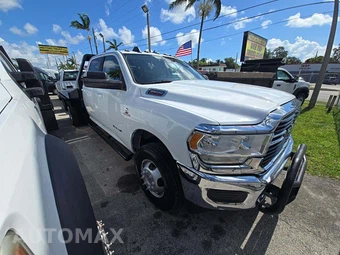 2020 Ram 3500 Cab Chassis SLT Crew Cab DRW - miniatura 4