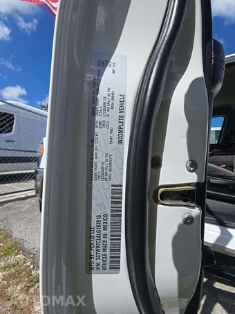 2020 Ram 3500 Cab Chassis SLT Crew Cab DRW - miniatura 5