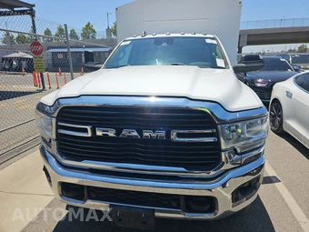 2020 Ram 3500 Cab Chassis SLT Regular Cab DRW – miniatura 2