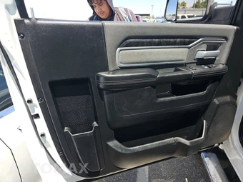 2020 Ram 3500 Cab Chassis SLT Regular Cab DRW – miniatura 9