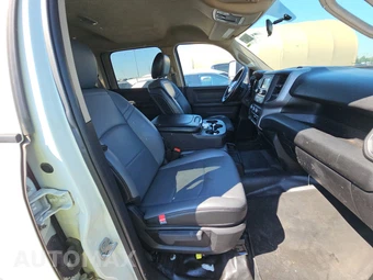 2020 Ram 3500 Cab Chassis Tradesman Crew Cab DRW - miniatura 8