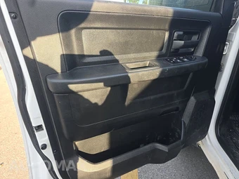 2020 Ram 3500 Cab Chassis Tradesman Crew Cab DRW - miniatura 9